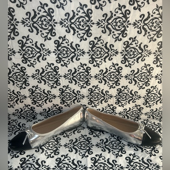 NWOT DREAM PAIRS Women's Cap Toe Ballet Flats - Picture 5 of 10